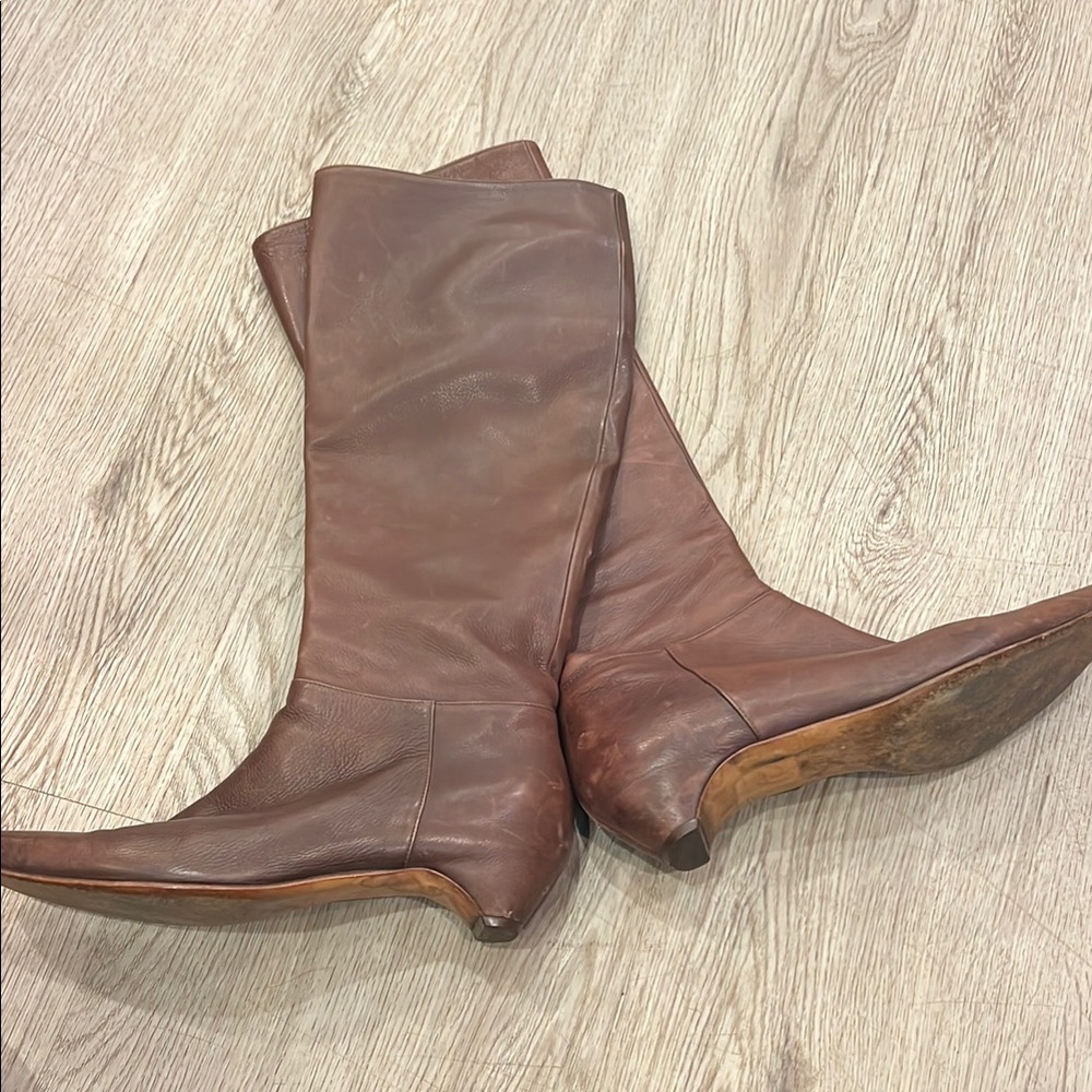 Dior Brown Heeled Boots with Classic Design - Picture 3 of 7